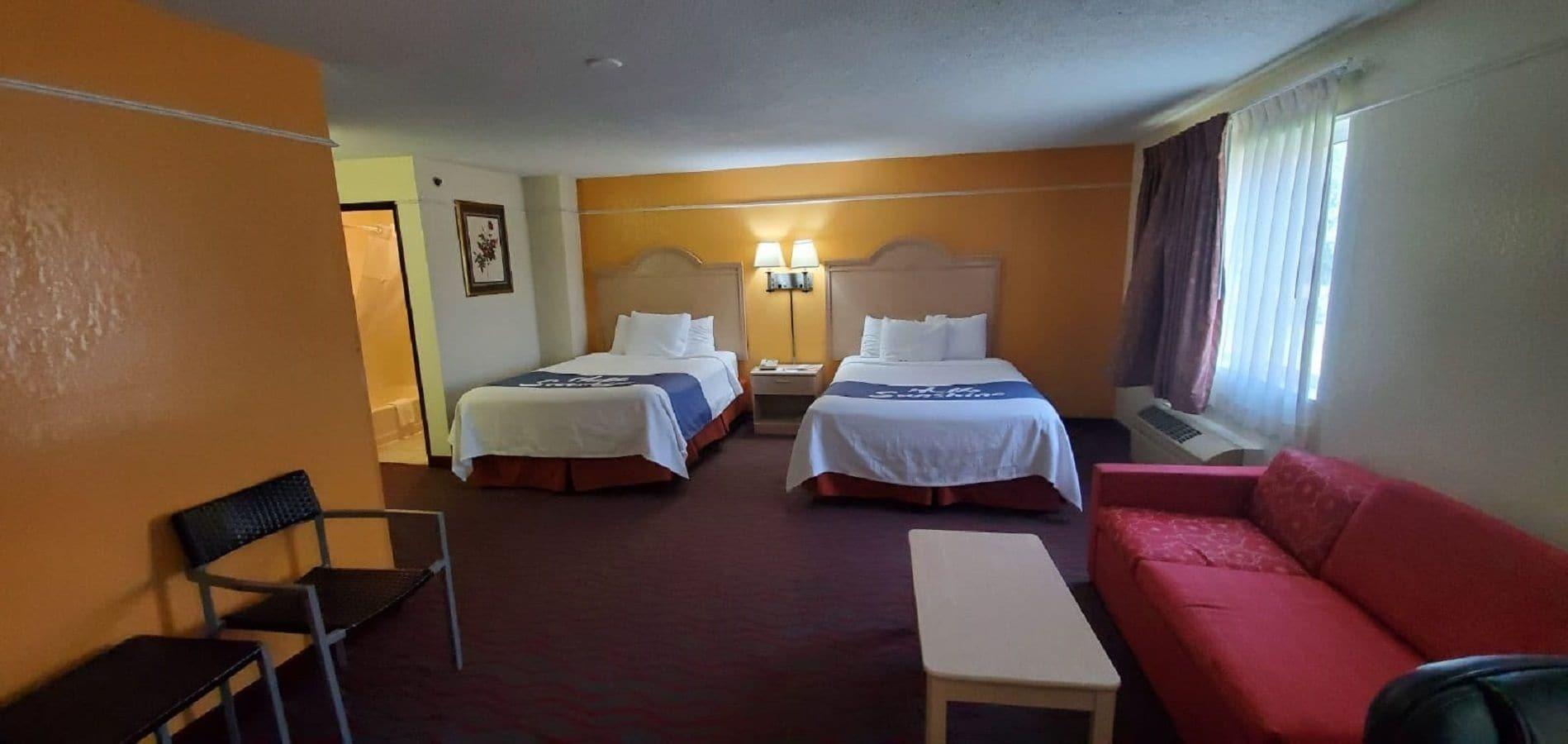 Days By Wyndham Kansas International Airport