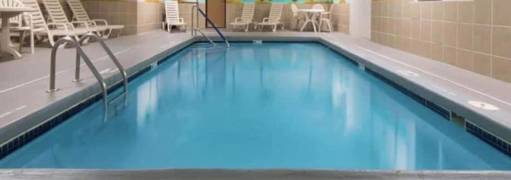 Hotel Days By Wyndham Kansas International Airport Kansas City