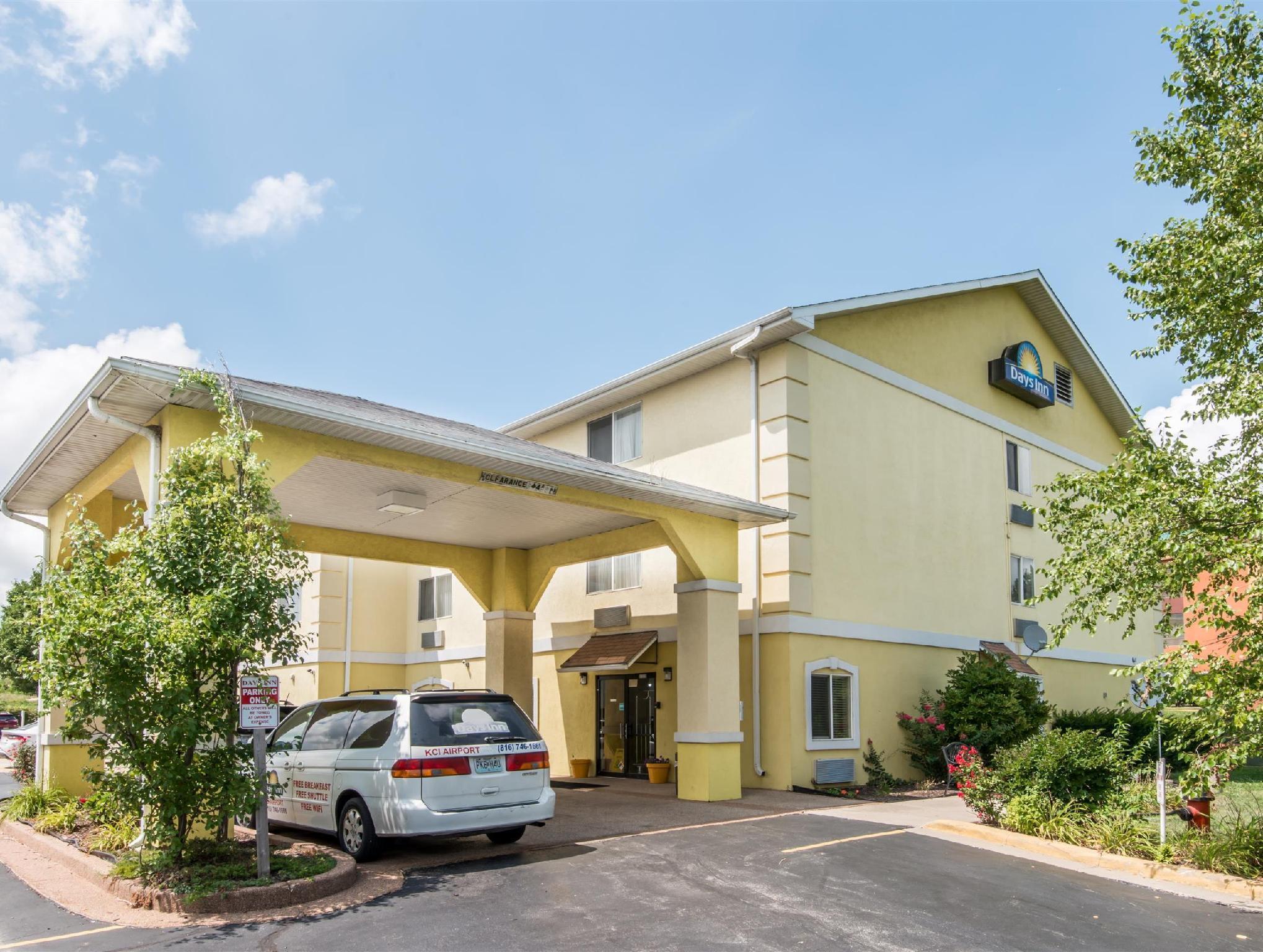 Days By Wyndham Kansas International Airport 2*