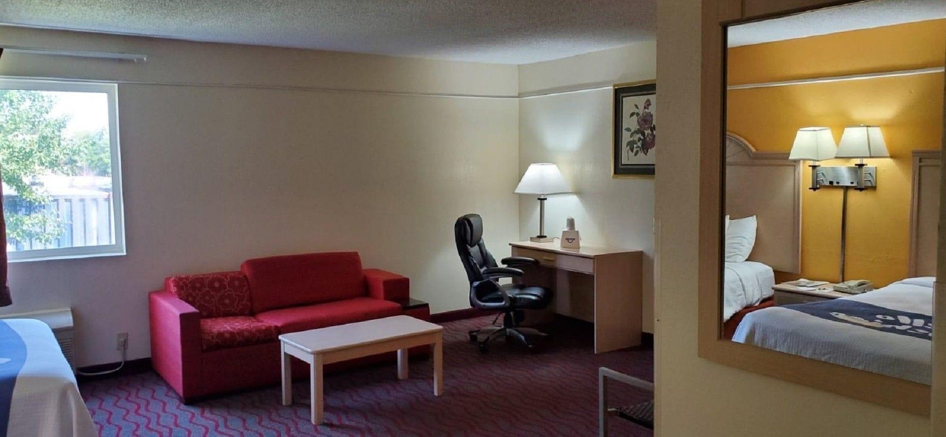 Days By Wyndham Kansas International Airport Kansas City