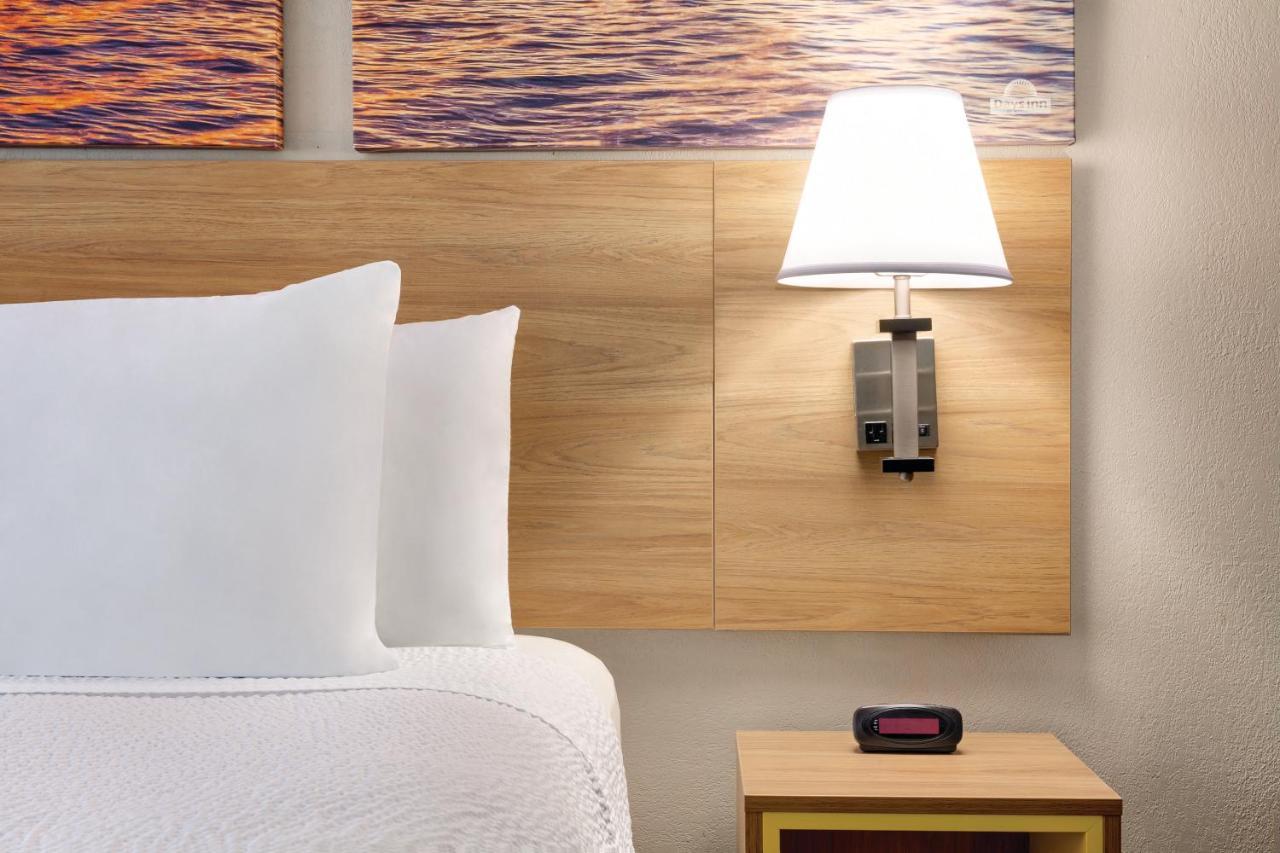 Hotel Days By Wyndham Kansas International Airport Kansas City
