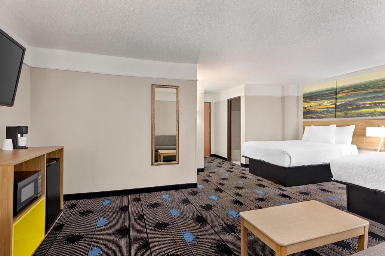 Days By Wyndham Kansas International Airport Hotel 2*